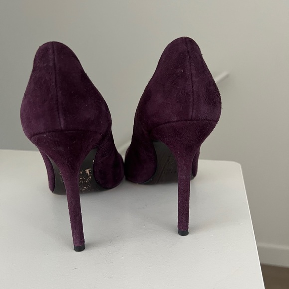 Stuart Weitzman Burgundy Suede Pointed Toe Pumps – Size 8.5 - Picture 5 of 7